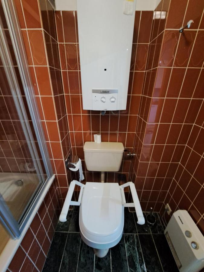 Mönchengladbach Muttis Apartment מראה חיצוני תמונה